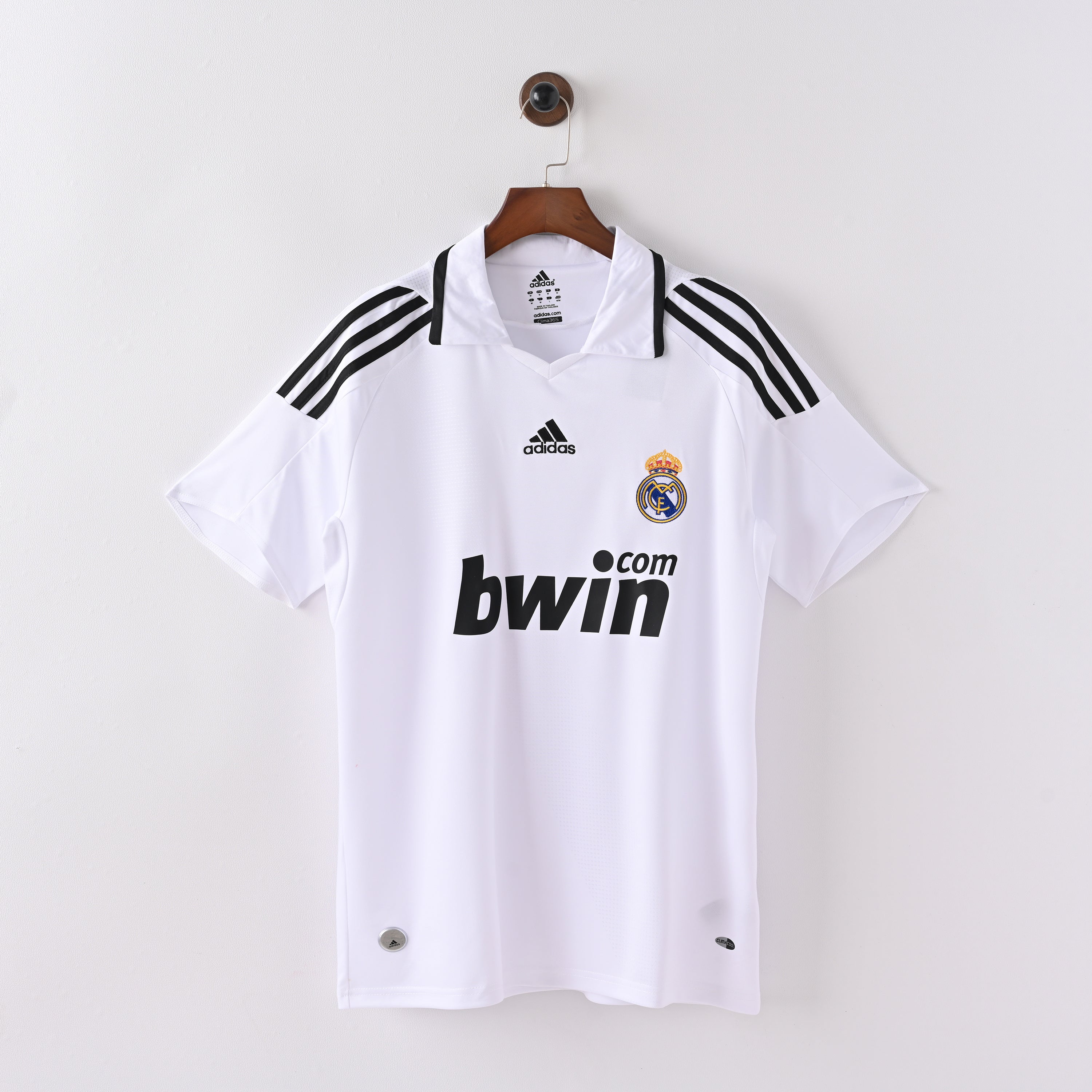 Real Madrid Retro Vintage Home Shirt 2008-2009 Men – Foot Sport