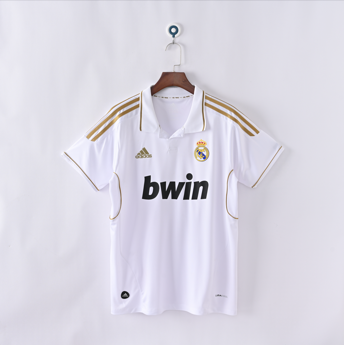 maillot-real-madrid-2011-2012-domicile-vintage