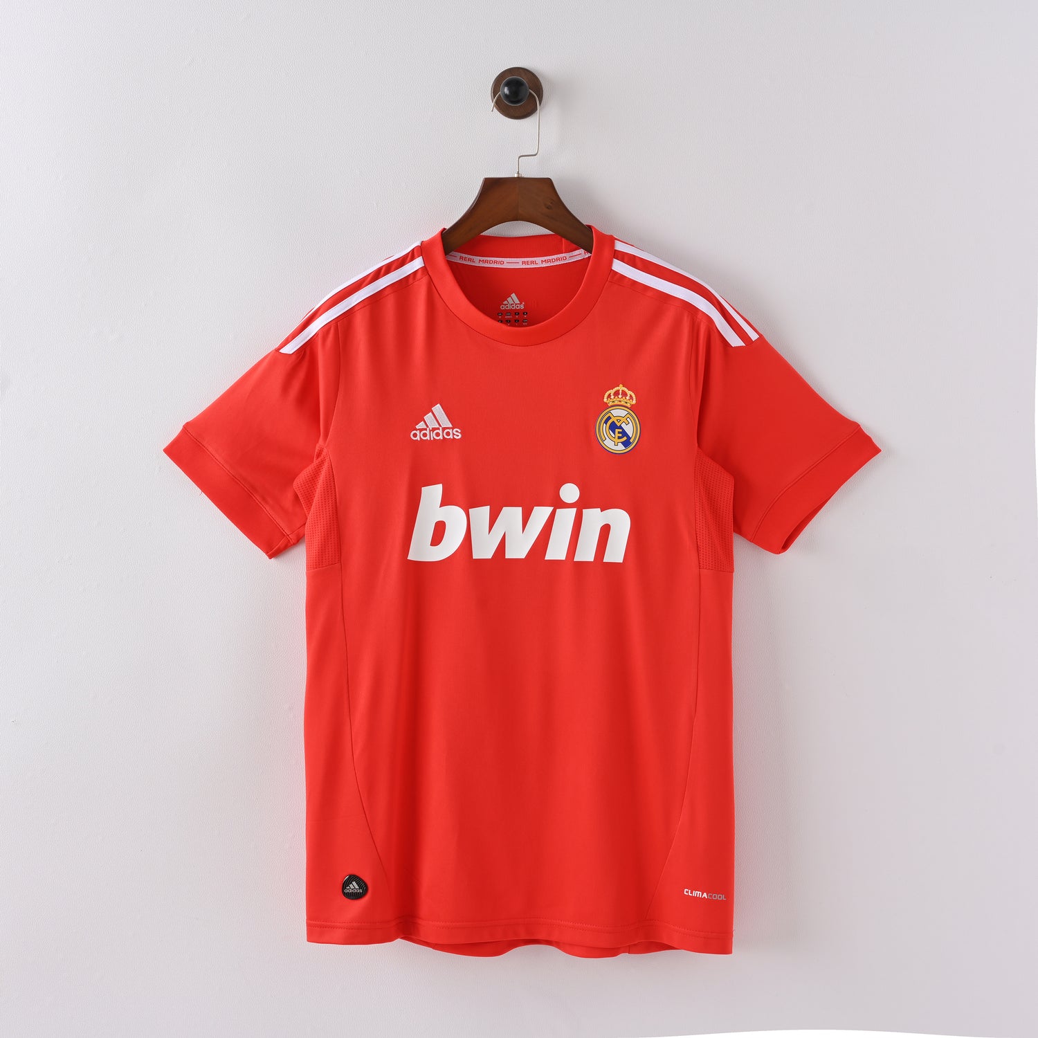 maillot-real-madrid-2011-2012-third-vintage-retro-1
