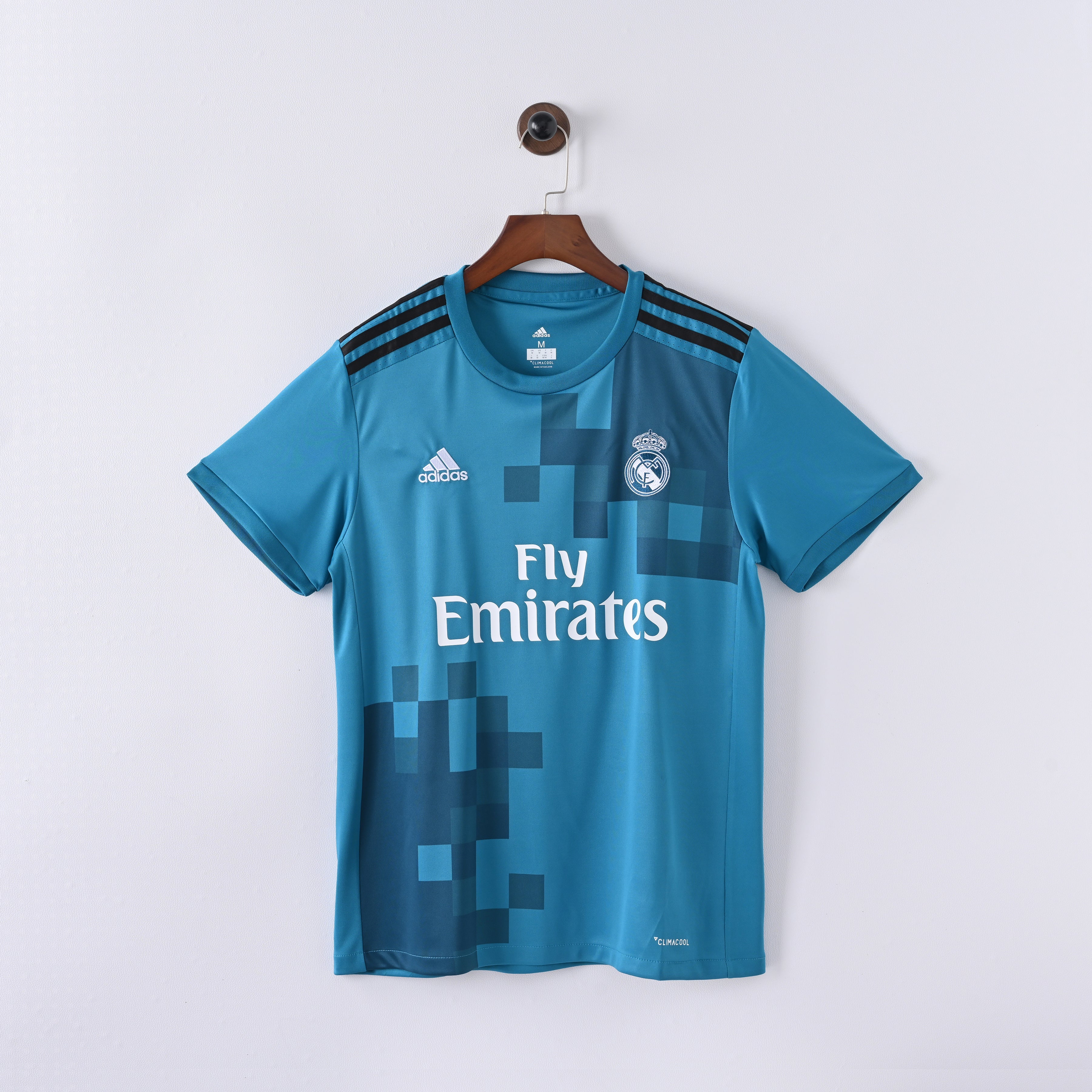maillot-real-madrid-2017-2018-third-vintage-retro-1