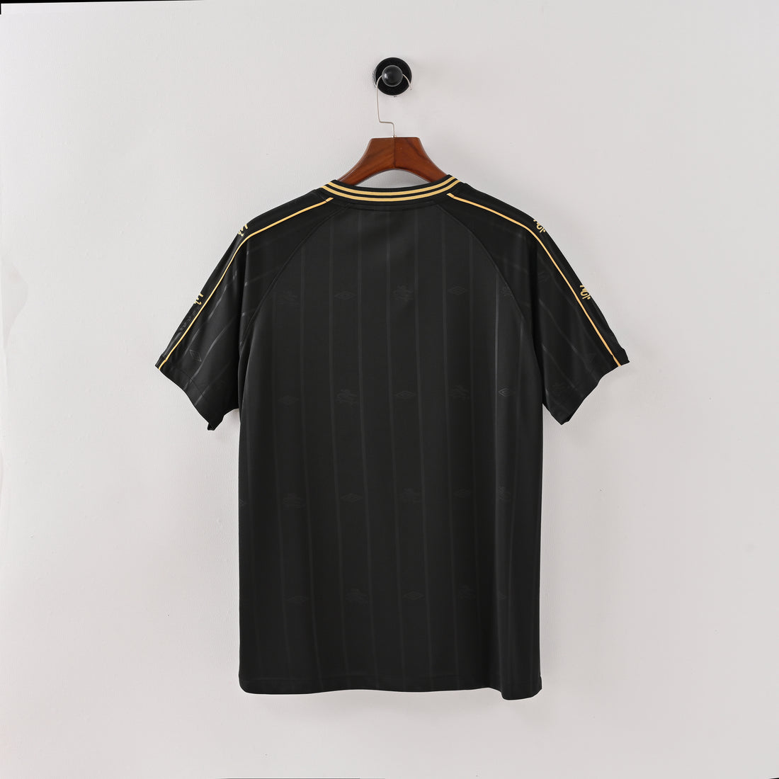 Maillot Santos FC 2024-2025 Edition Limitée Charlie Brown Vintage Homme | Foot Sport