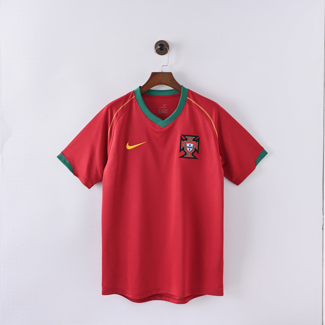 maillot-vintage-portugal-domicile-2006